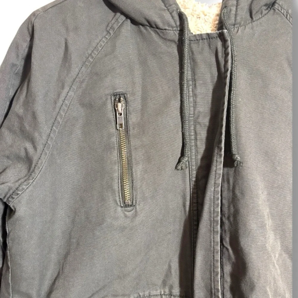 Sun & Shadow Hooded 2 Tone Faux Fur Lined Zip Up Canvas Army Fatigue Jacket - Picture 10 of 16